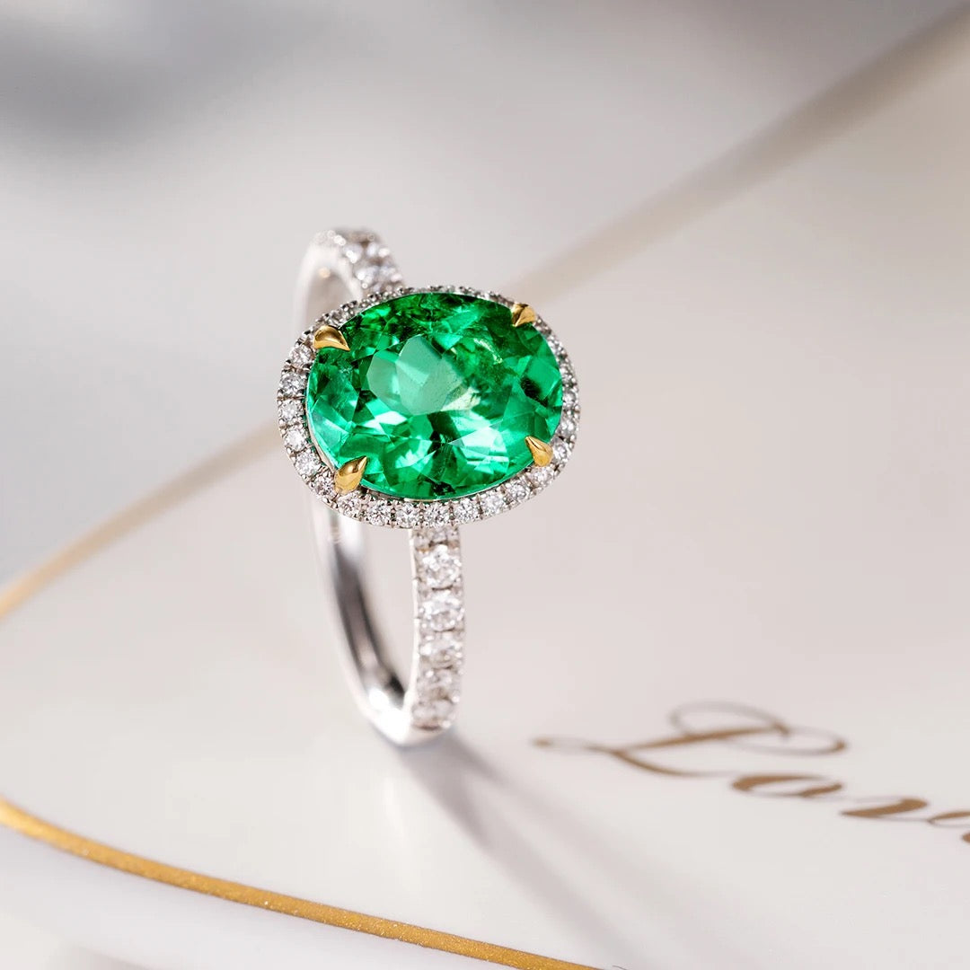 Oval Emerald Ring