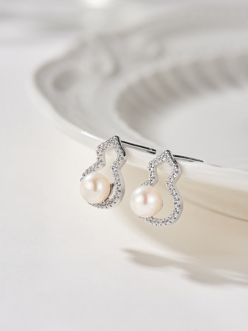 Pearl Zee Earrings