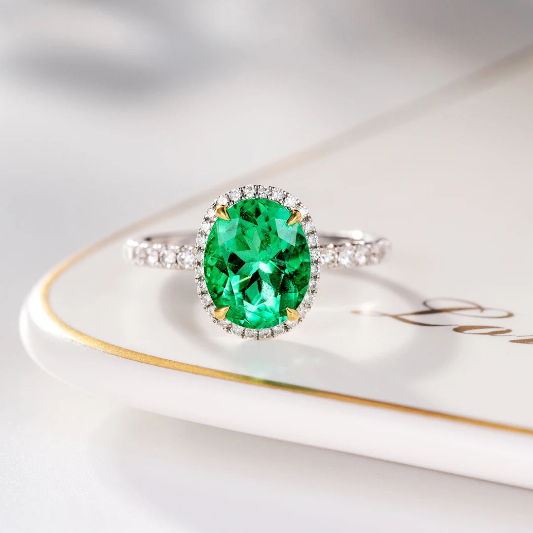 Oval Emerald Ring